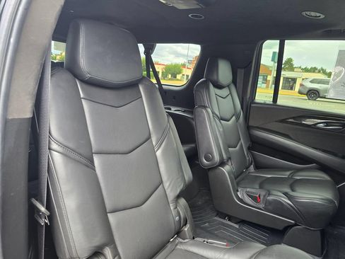 Used 2018 Cadillac Escalade ESV Platinum AWD/4WD image 14