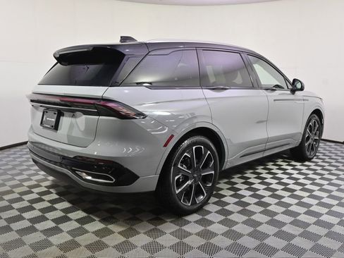 New 2026 Lincoln Nautilus Reserve image 7