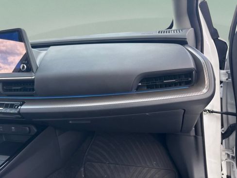 Used 2024 Toyota Prius XLE FWD image 28