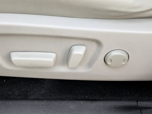 Used 2015 Toyota Highlander Limited Platinum image 22