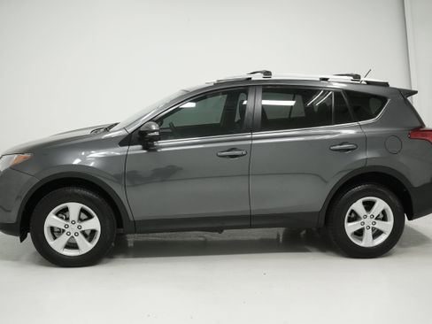 Used 2013 Toyota RAV4 XLE image 7