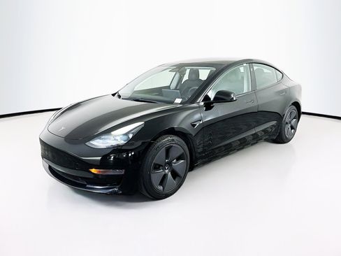Used 2021 Tesla Model 3 Standard Range Plus image 3