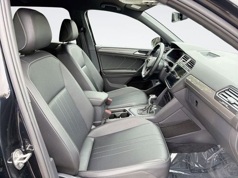 Used 2022 Volkswagen Tiguan SE R-Line FWD image 31
