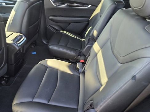 Used 2021 Cadillac XT6 Premium Luxury image 12