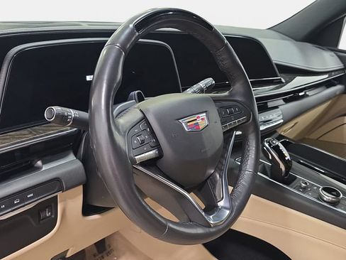 Used 2024 Cadillac Escalade Premium Luxury AWD/4WD image 14
