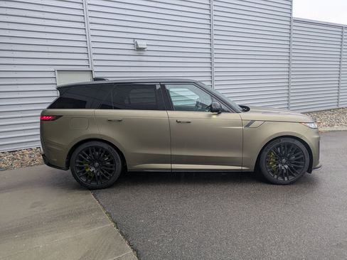 Used 2024 Land Rover Range Rover Sport SV Edition One Carbon Bronze image 9