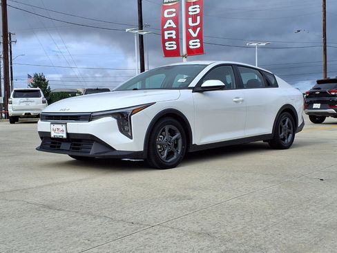 Used 2025 Kia K4 FWD image 1