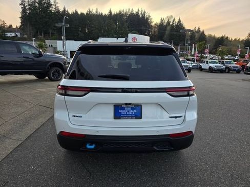 Used 2022 Jeep Grand Cherokee Trailhawk w/ Advanced Protech Group II image 10