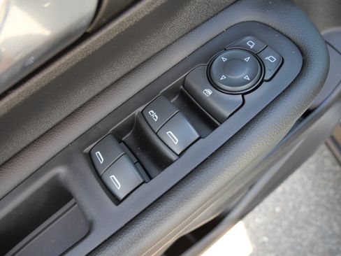 Used 2024 GMC Terrain SLE AWD/4WD image 19