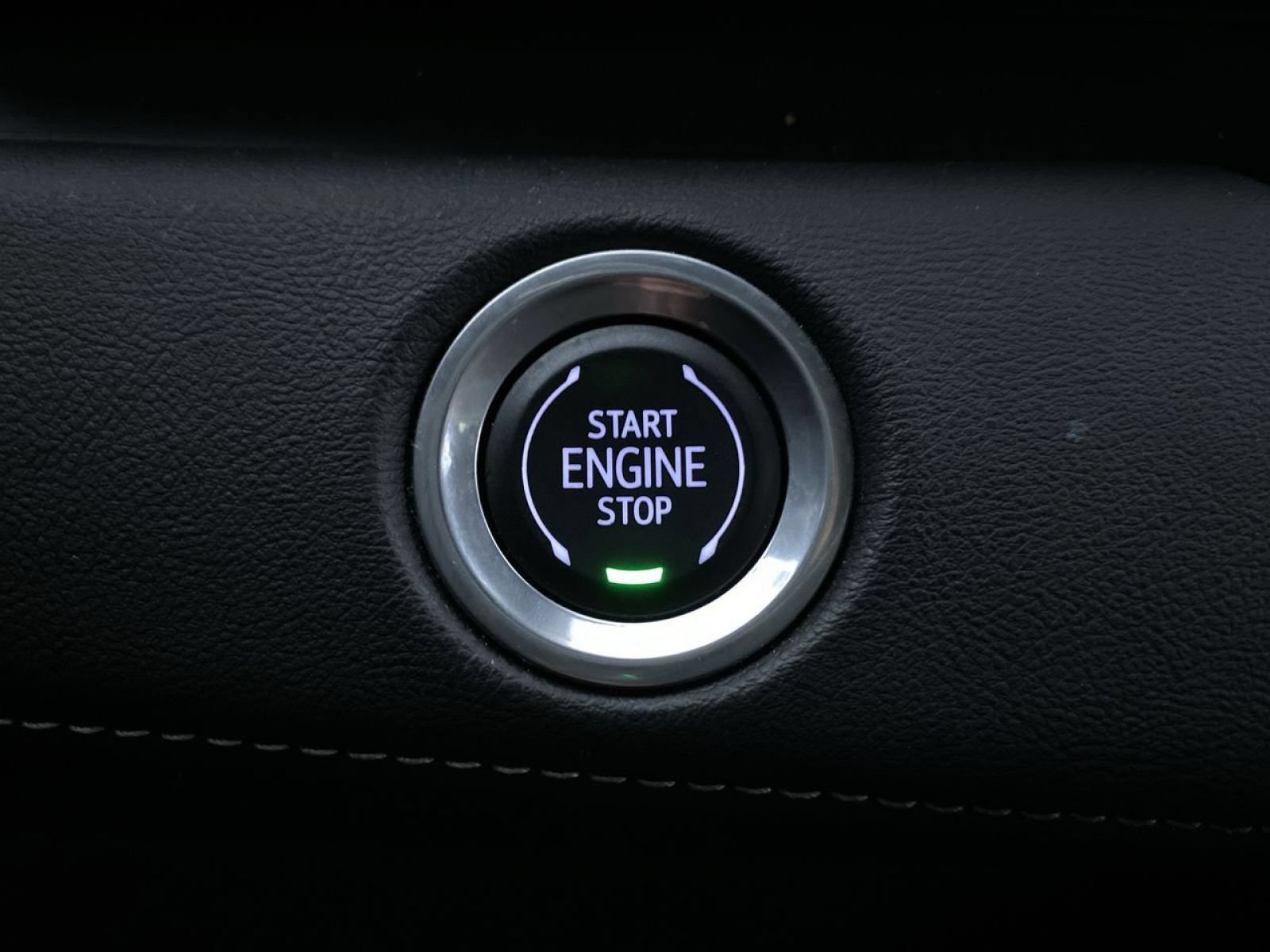 Certified 2023 Cadillac Escalade Premium Luxury w/ Performance Package AWD/4WD image 8