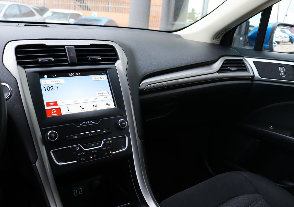 Used 2019 Ford Fusion SE FWD image 43