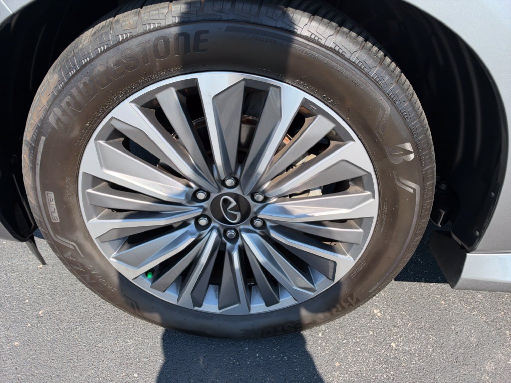 Used 2025 INFINITI QX80 Sensory AWD/4WD image 10