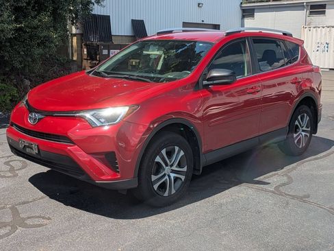 Used 2016 Toyota RAV4 LE AWD/4WD image 5