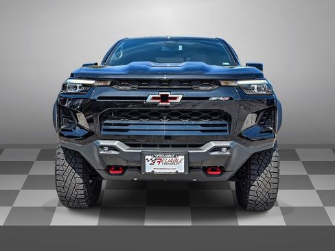 Used 2025 Chevrolet Colorado ZR2 w/ Technology Package AWD/4WD image 2