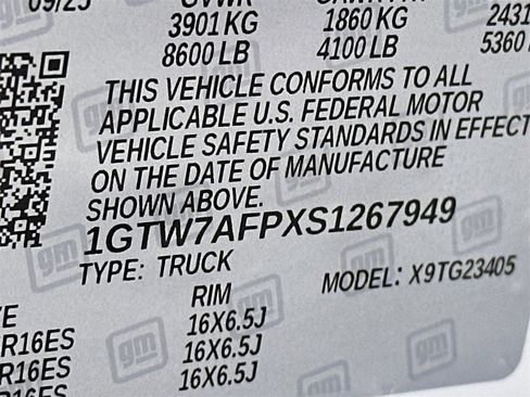 New 2025 GMC Savana 2500 w/ Driver Convenience Package image 28