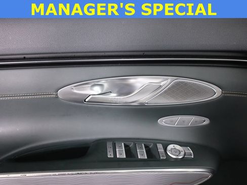Used 2022 Genesis GV70 2.5T w/ Advanced Package AWD/4WD image 10