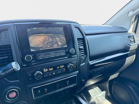 Used 2024 Nissan Titan SV w/ SV Convenience Package image 23
