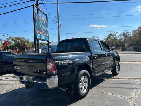 Used 2015 Toyota Tacoma PreRunner w/ TRD Off-Road Package RWD image 3
