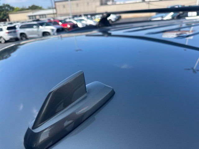 Used 2018 Chevrolet Suburban LT w/ Luxury Package AWD/4WD image 35