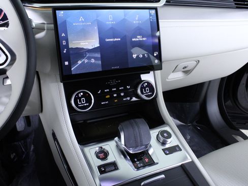 Used 2025 Jaguar F-PACE R-Dynamic S image 26