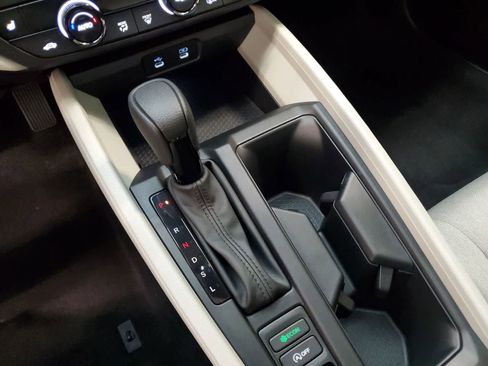 Certified 2025 Honda Accord SE image 9