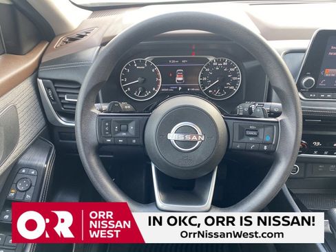 Used 2023 Nissan Rogue SV image 22