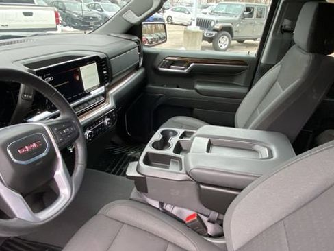 Used 2024 GMC Sierra 1500 Elevation image 31