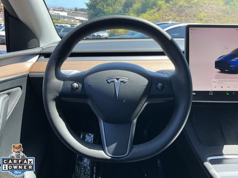 Used 2023 Tesla Model Y Long Range AWD/4WD image 43