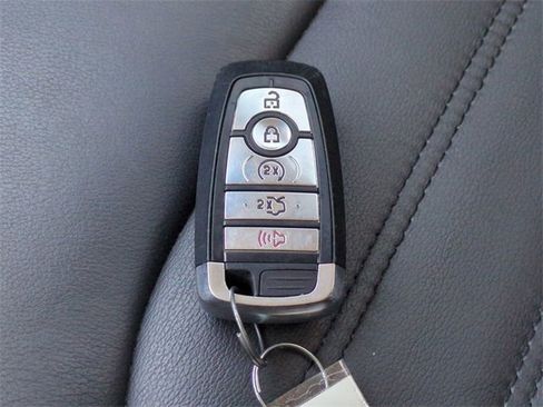 Used 2018 Ford Edge SEL w/ Equipment Group 201A image 29