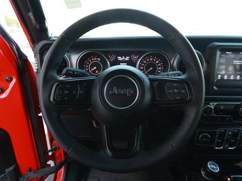 Used 2023 Jeep Gladiator Sport AWD/4WD image 11