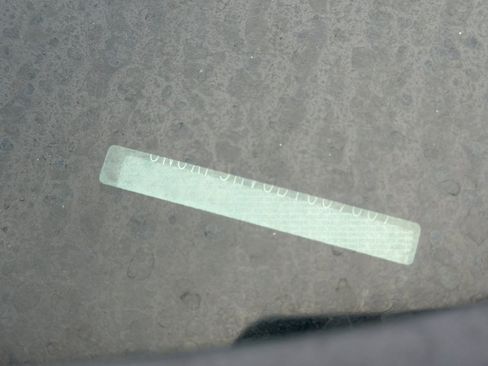 Used 2011 Nissan Juke SL image 2