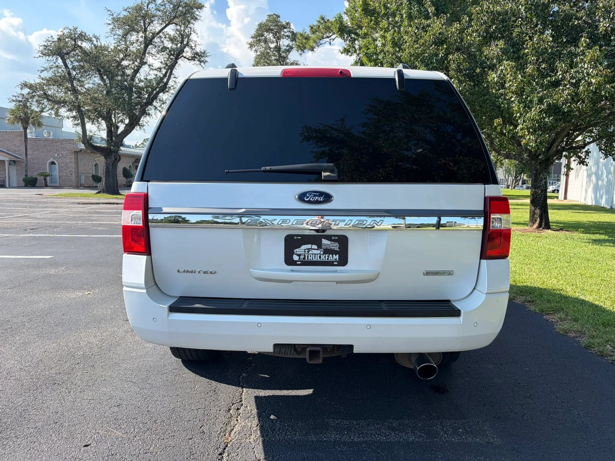 Used 2017 Ford Expedition EL Limited w/ Equipment Group 301A RWD image 6