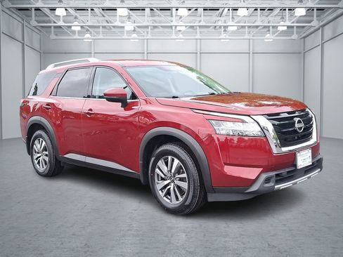 Used 2023 Nissan Pathfinder SL AWD/4WD image 7