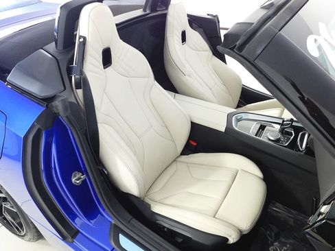 Used 2025 BMW Z4 M40i w/ Premium Package image 22