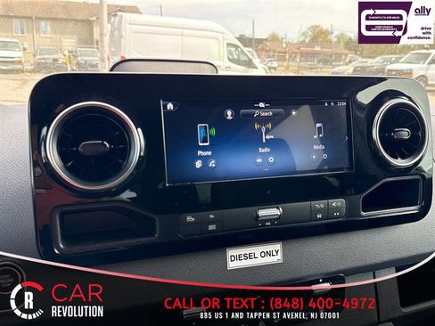 Used 2025 Mercedes-Benz Sprinter 2500 image 14