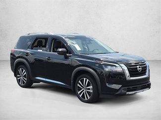 Used 2024 Nissan Pathfinder Platinum w/ Cargo Package FWD video 3