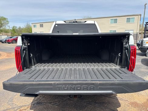 Used 2025 Toyota Tundra Limited AWD/4WD image 43