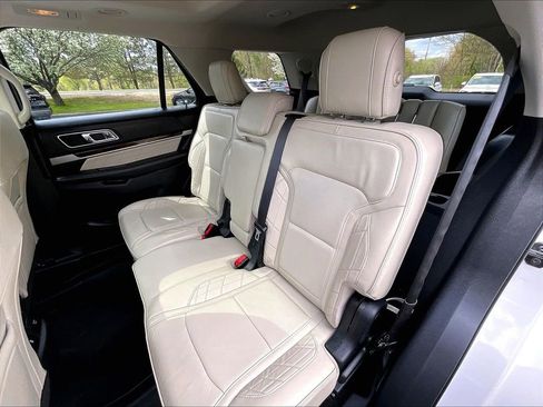 Used 2017 Ford Explorer Platinum AWD/4WD image 26