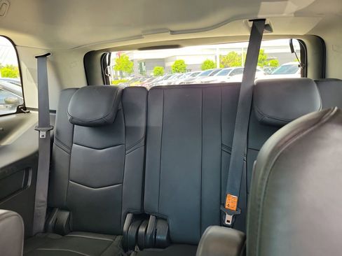 Used 2020 Cadillac Escalade Luxury RWD image 15