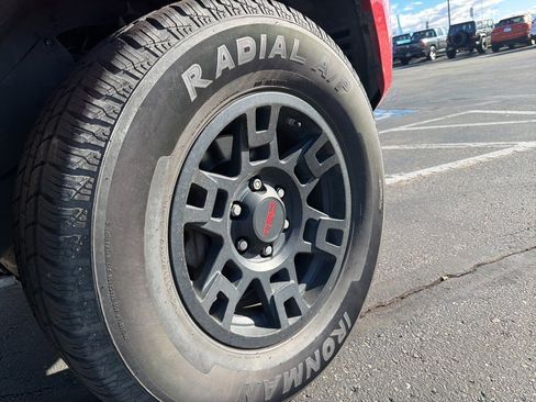 Used 2021 Toyota 4Runner Venture w/ Moonroof Package image 9