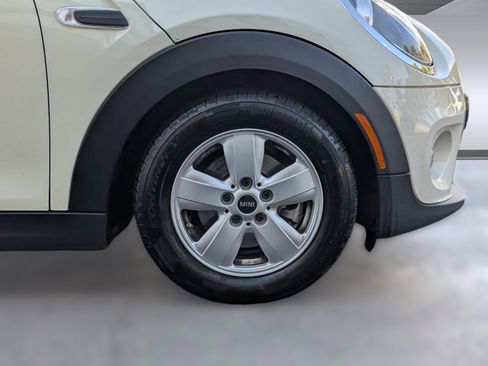 Used 2020 MINI Cooper 4-Door Hardtop w/ Storage Package image 25