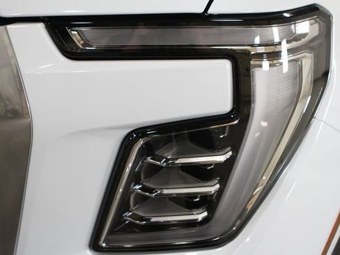 New 2026 GMC Yukon Denali w/ Advanced Technology Package AWD/4WD image 7