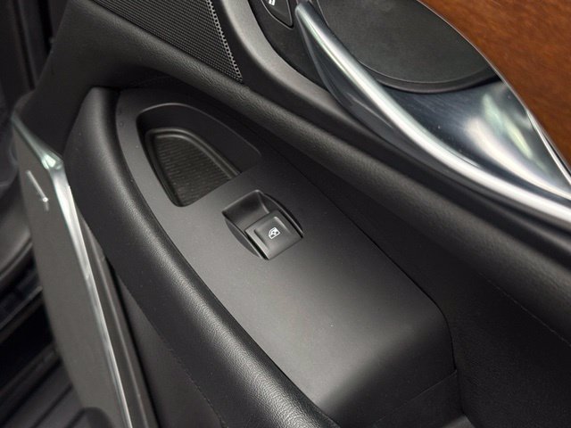 Used 2019 Cadillac Escalade Luxury AWD/4WD image 18