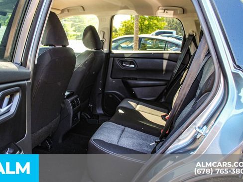 Used 2025 Nissan Rogue SV FWD image 17