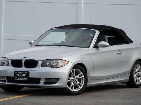 Used 2009 BMW 128i Convertible RWD image 2