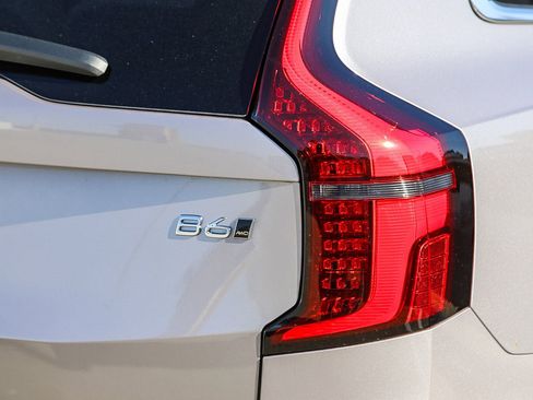 New 2026 Volvo XC90 B6 Plus w/ Protection Package Premier image 9