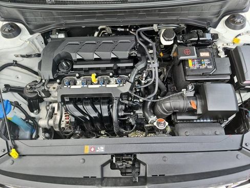 Used 2025 Hyundai Venue SEL FWD image 34