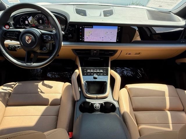 Used 2025 Porsche Cayenne AWD/4WD image 13
