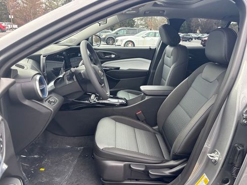 Certified 2026 Chevrolet Trax LT w/ Sunroof Package image 9