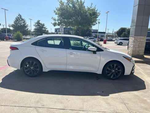 Used 2026 Toyota Corolla SE FWD image 5